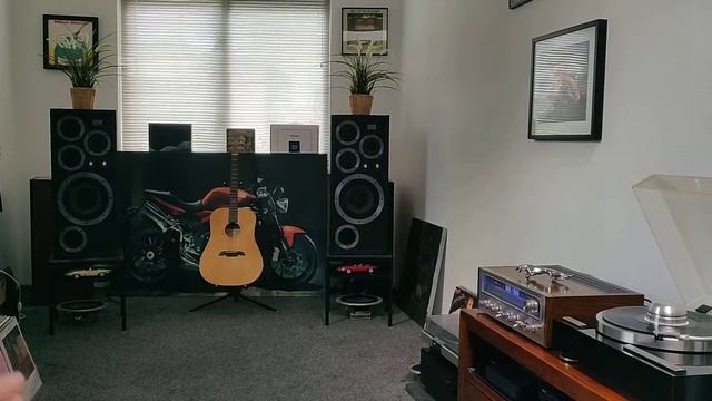 Wharfedale E-70 - Pioneer - SX-750 - Bluesound Node 2 смотреть онлайн