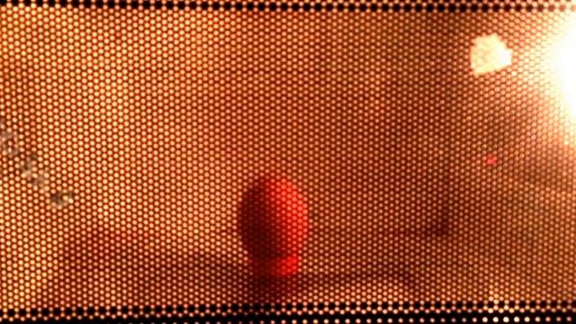 Варёное яйцо в микроволновке.не повторять! смотреть онлайн