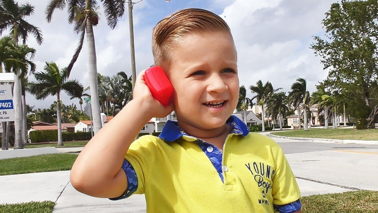 Roma And Diana Pretend Play With Children's Colors Nail Polish Video For Kids