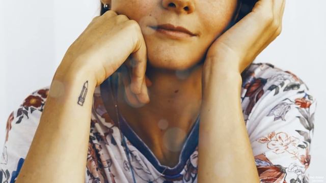 Она тянула из дочки деньги, которая работала на трёх работах, с сама помогала этими деньгами сыну… смотреть онлайн