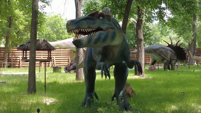 ЧТО СЛУЧИЛОСЬ С ВАЛЕНТИНОМ В ДИНОПАРКЕ? смотреть онлайн