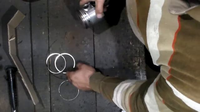 Установка поршней в двигатель самодельной оправкой,как сделать оправку за 5 минут. смотреть онлайн