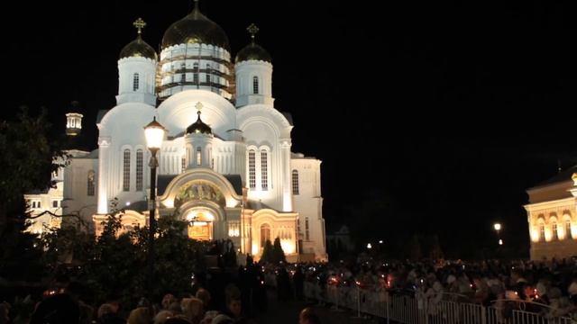 А́нгели, вхожде́ние Пречи́стыя зря́ще, удиви́шася, ка́ко Де́ва вни́де во свята́я святы́х? смотреть онлайн