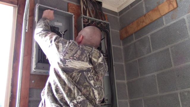 Installing Manual Transfer Switch For The OFF Grid Solar Inverter Part 1 смотреть онлайн