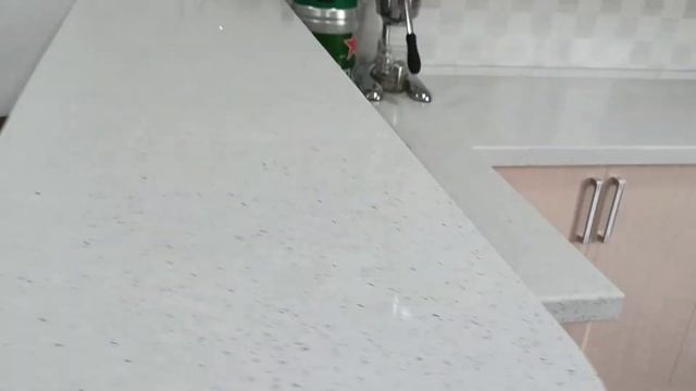 Кухня острый угол и тупой угол фассад акрил сталешница камень смотреть онлайн