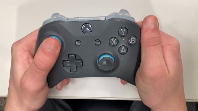 How To Hold an Xbox Controller смотреть онлайн