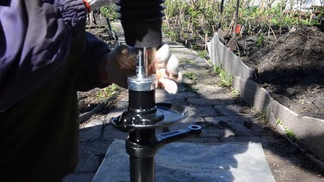 Замена Калина опор стоек на Грантовские (часть 1) смотреть онлайн