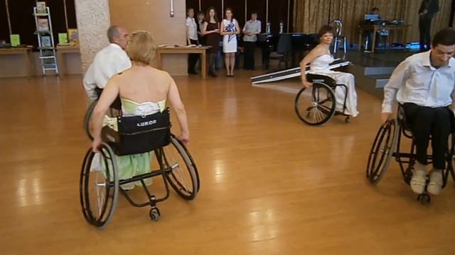 Танцы на колясках Вальс смотреть онлайн