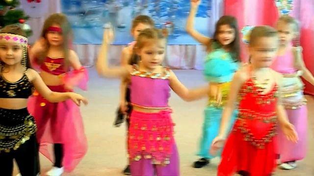 Восточный танец. Детский сад. Утренник Новый год! смотреть онлайн