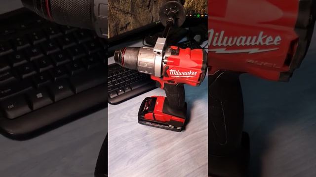 Milwaukee M18 2804 & 2904 side by side. Up close and personal. смотреть онлайн