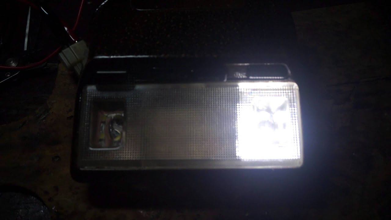 Плафон освещения Toyota Town Ace смотреть онлайн