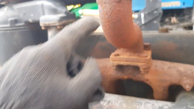 Крепление выхлопной трубы на ЮМЗ-6 в сторону смотреть онлайн