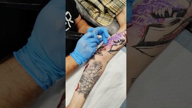 Полуанимешный рукавчик в процессе? #tattoo #tattooartist #аниме #татуировка #sketch #anime смотреть онлайн