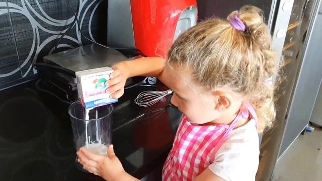 ? Как Приготовить Простое МОРОЖЕНОЕ с Детками смотреть онлайн