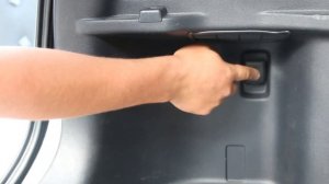 Снятие внутренней обшивки багажника Honda CR-V 3