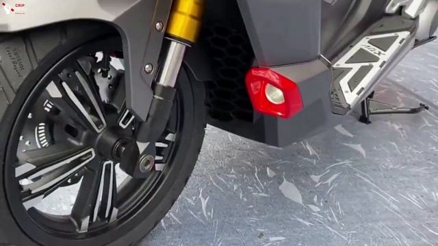 Мода на скутеры в стиле "Adventure". LongJia XDV 300i. смотреть онлайн