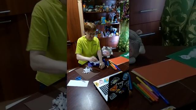 25 апреля 2020 объемная аппликация из полосок бумаги. смотреть онлайн