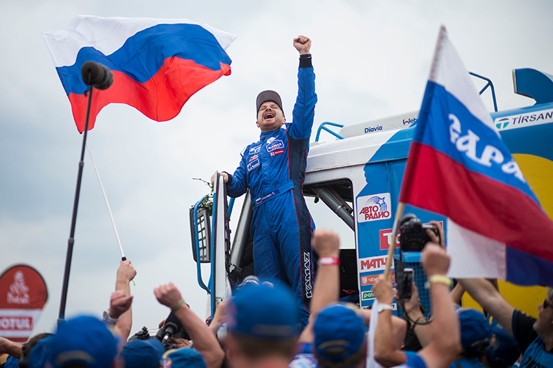 К 30-летию команды. 15 Золотых Дакаров «КАМАЗ-мастера». Год 2018-й смотреть онлайн