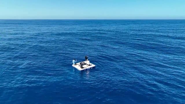 Can We Survive On An Inflatable Raft? смотреть онлайн
