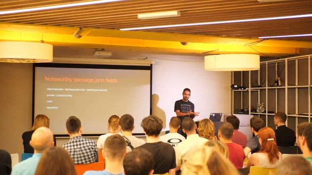 Better Understand npm - Sergey Ilyevsky at React Native Talks Kiev смотреть онлайн
