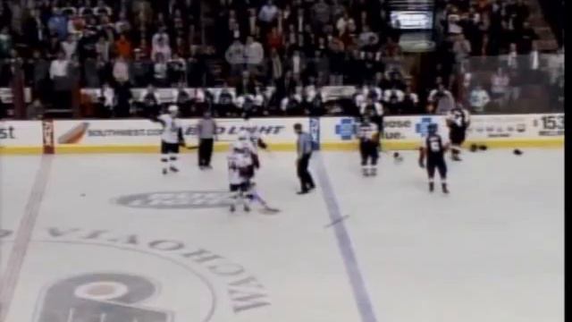 Mike Fisher vs Steve Downie - Senators At Flyers Feb28 2008 смотреть онлайн