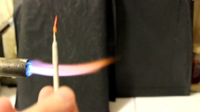 Пирохимическая качественная реакция на соли калия