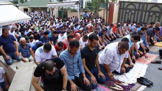 Ramazan Bayraminiz Mübarək -В Азербайджане отмечается праздник Рамазан.