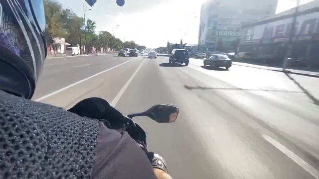 Разгон Honda CBR 1000rr Fireblade 2008 года / Быстрая езда на спорт байке по городу - САНЯ МЕХАНИК