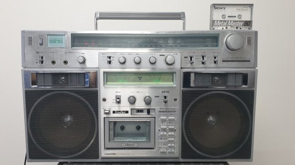 Магнитофон Toshiba BoomBeat RT-S90