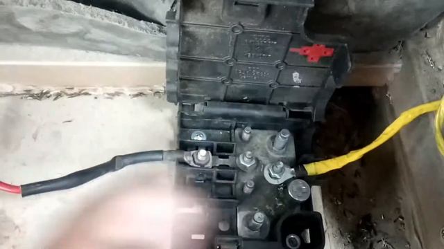 Задняя фара и люстра смотреть онлайн