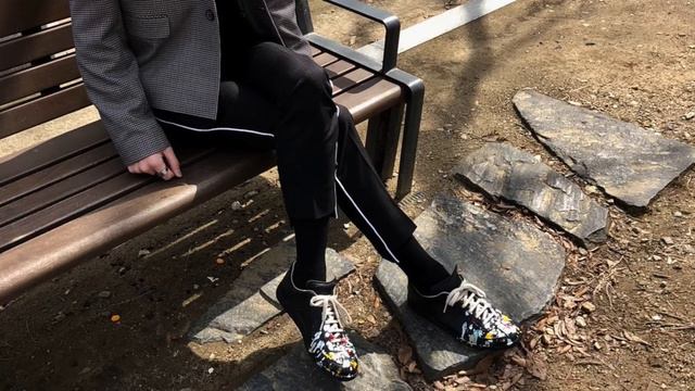 MAISON MARTIN MARGIELA SPLATTER PAINTED REPLICA BLACK SNEAKER & OUTFIT 潑墨 潑漆 смотреть онлайн