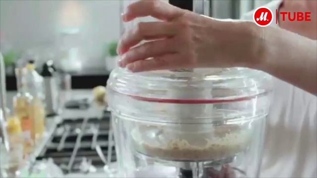 Карпаччо из огурцов и клубники с тартаром из лосося. Видеорецепт от KitchenAid смотреть онлайн