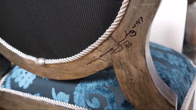 UTILITY ART MEDALLION STYLE CHAIR IN SILVER LEAF смотреть онлайн