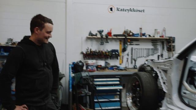 Dailyn penkitys, Miskan Toyota ja Robertin ässän kutittelua | 09-2024 смотреть онлайн