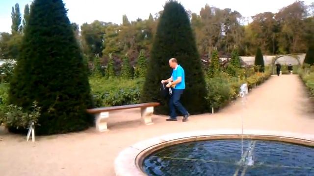 Garden at the Chateau de Chenonceau смотреть онлайн