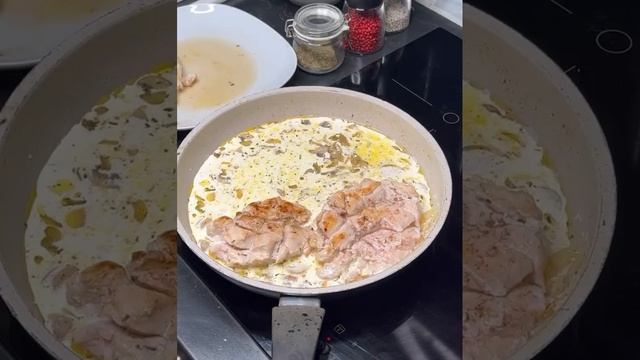 Куриные грудки в сливочном соусе Это просто бомба! #Рецептымира#еда#кухня