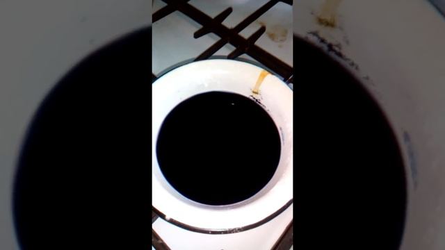 Домашний эксперимент с йодом и крахмалом. ЙОД ТЕРЯЕТ ЦВЕТ. Химия смотреть онлайн