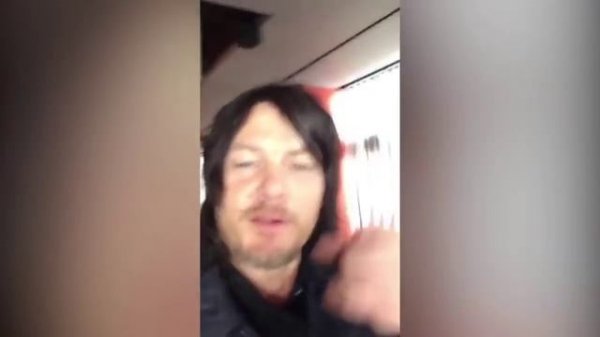 'Walking Dead's' Norman Reedus/Норман Ридус отвечает на вопросы фанатов (рус. суб)