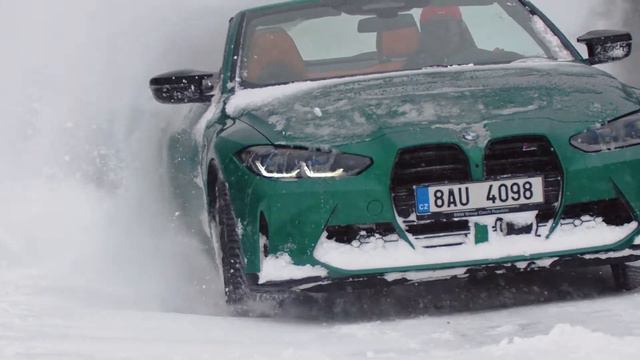 CABRIOLET IN SNOW. does it WORK? | BMW M4 Competition Cabrio 3-minute-review | смотреть онлайн