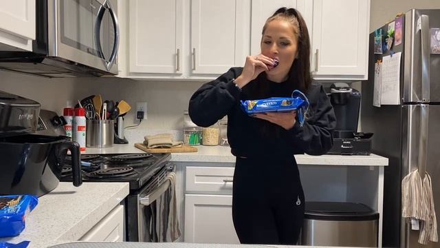 Oreo Chronicles: First Bite Java Chip смотреть онлайн