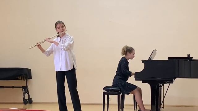 К.Стамиц Концерт для флейты G-dur 1часть. смотреть онлайн