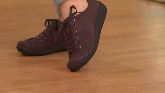 Clarks Cloud Stepper Lace-up Sneakers - Sillian Glory with Sharon Faetsch смотреть онлайн