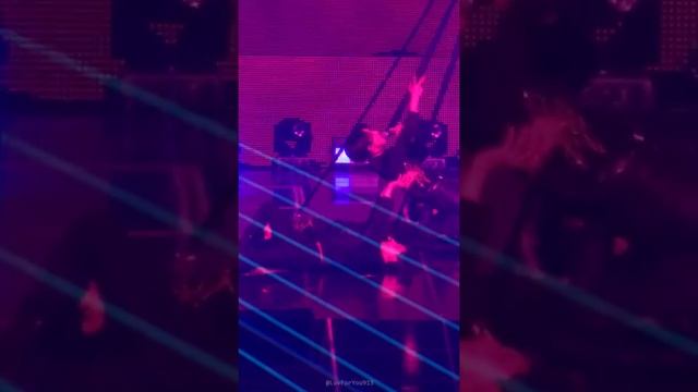220501 Stray Kids Felix 'Red Lights' 스트레이키즈 필릭스 '강박' 세로캠 2nd World Tour ‘MANIAC’ in Seoul смотреть онлайн