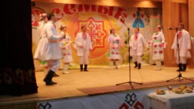 Народный марийский ансамбль "Элнет" Танец "Кировских марийцев" смотреть онлайн