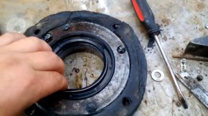 МТЗ 80  Замена подшипника задней полуоси