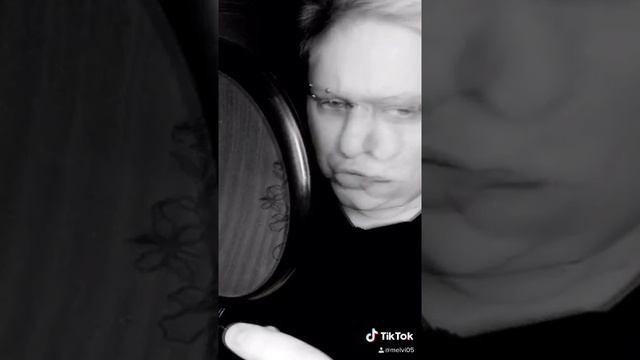 Почему нельзя смотреть в зеркало ночью? смотреть онлайн