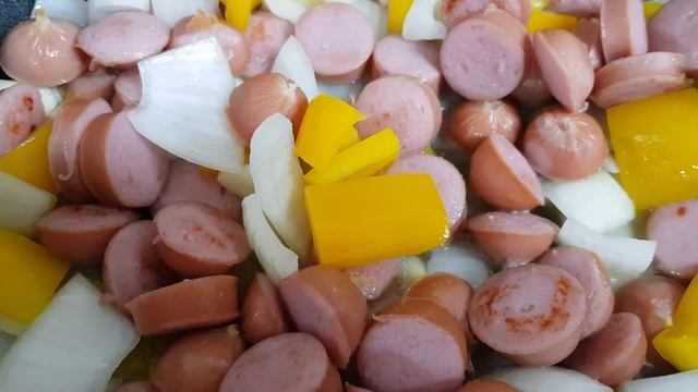 СОСИСКИ С ОВОЩАМИ ПО КОРЕЙСКОМ РЕЦЕПТУ // 소세지야채볶음 // КОРЕЙСКАЯ КУХНЯ смотреть онлайн