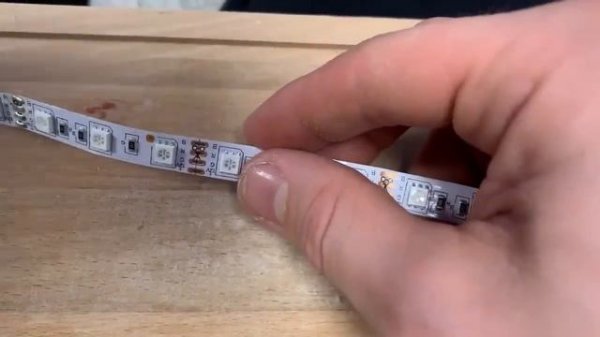 Как повернуть LED ленту под углом 90 градусов. Поворот вокруг угла How to bend LED strip 90 degrees