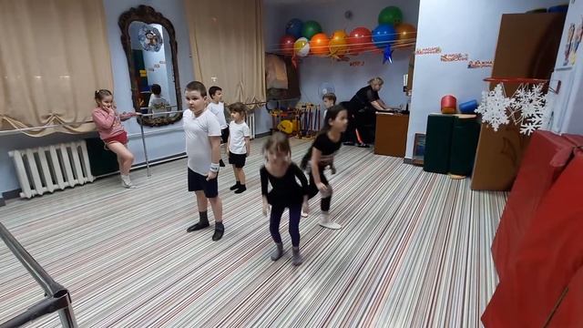 Тренировка Ритмика Средняя группа смотреть онлайн
