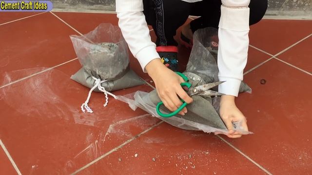 Great Creativity From Cement - How to turn a plastic bag into a beautiful little flower pot